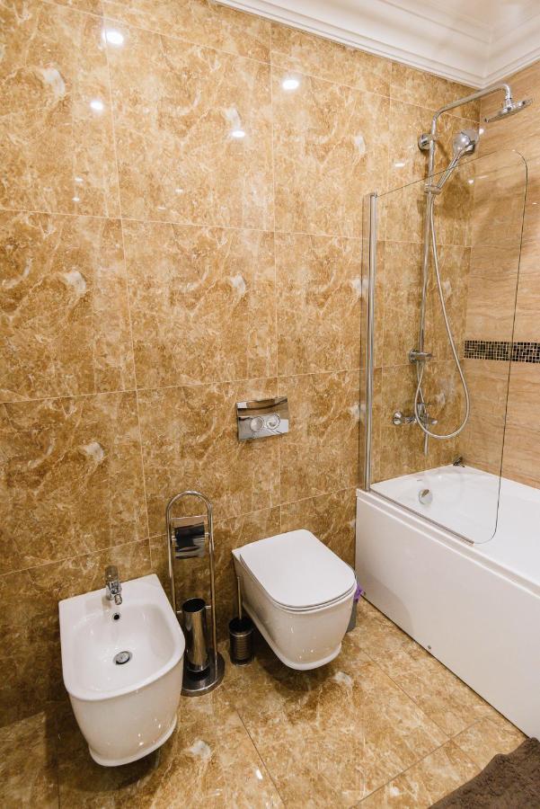 Luxury For Business & Pleasure Royal 2 Apartment Kiev Bagian luar foto