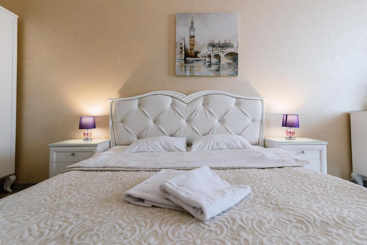 Luxury For Business & Pleasure Royal 2 Apartment Kiev Bagian luar foto