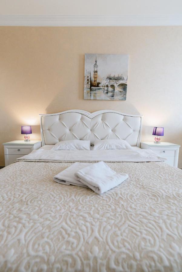 Luxury For Business & Pleasure Royal 2 Apartment Kiev Bagian luar foto