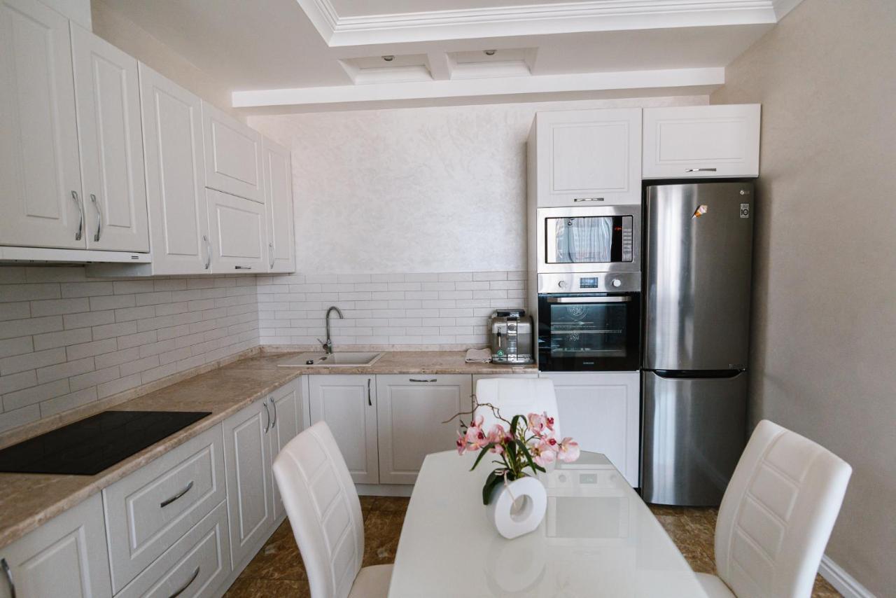 Luxury For Business & Pleasure Royal 2 Apartment Kiev Bagian luar foto