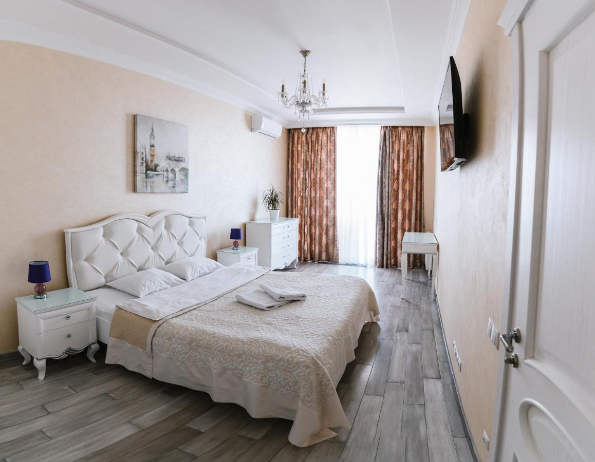 Luxury For Business & Pleasure Royal 2 Apartment Kiev Bagian luar foto