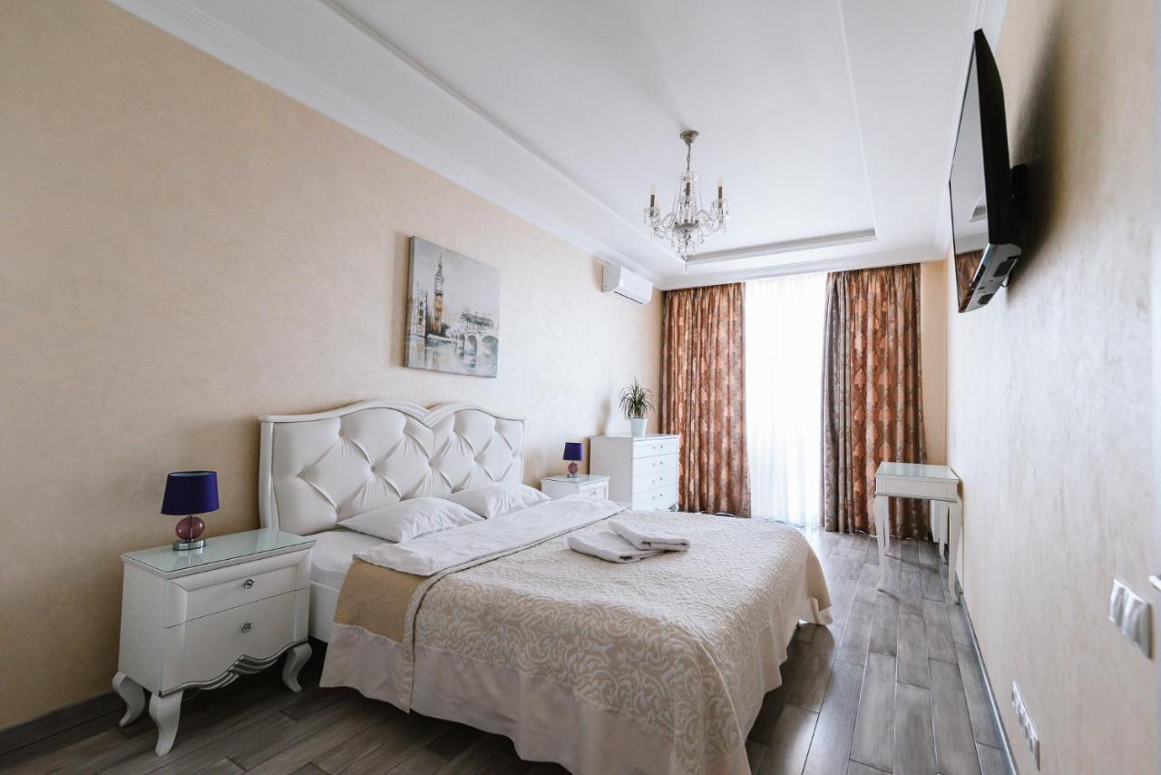 Luxury For Business & Pleasure Royal 2 Apartment Kiev Bagian luar foto